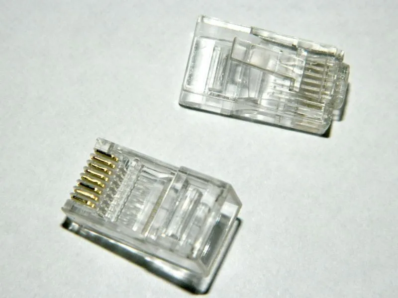 Коннектор RJ-45 Netko (8p8c) cat.5е, для одножильного и многожильного кабеля (нож с 2-мя зубцами), 100шт. (от 10000 шт)